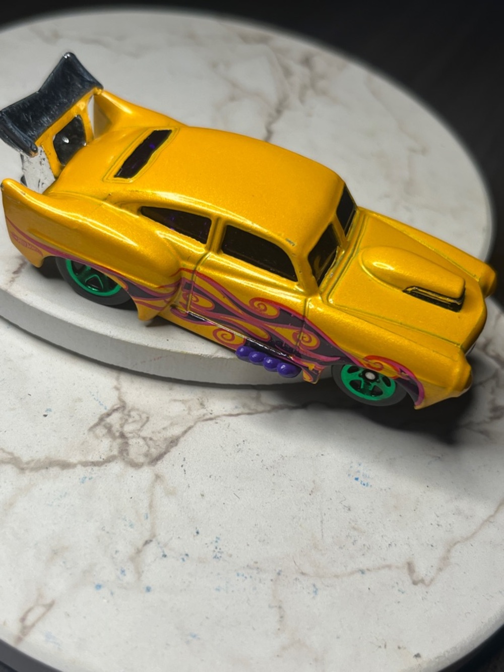 2001 Hot Wheels JADED Yellow Die Cast Car Mattel